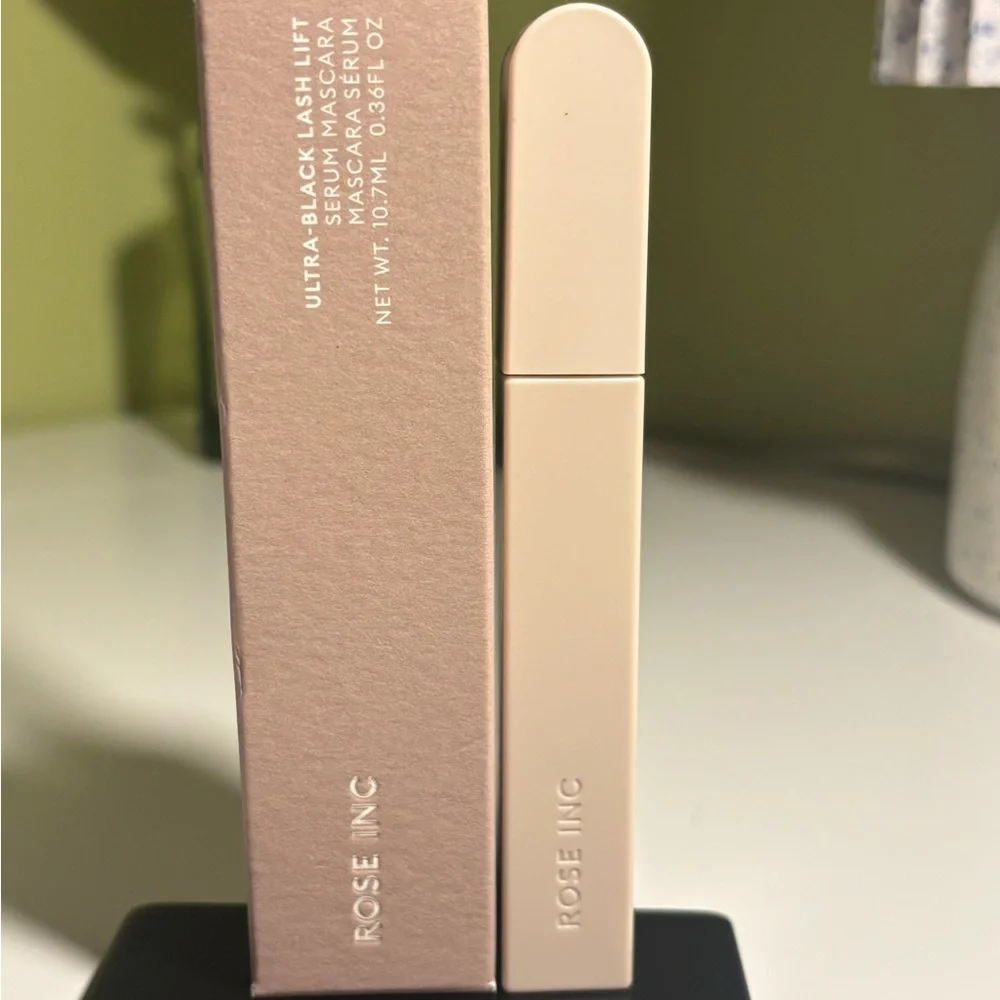 Rose Inc Lash Lift Mascara in Black